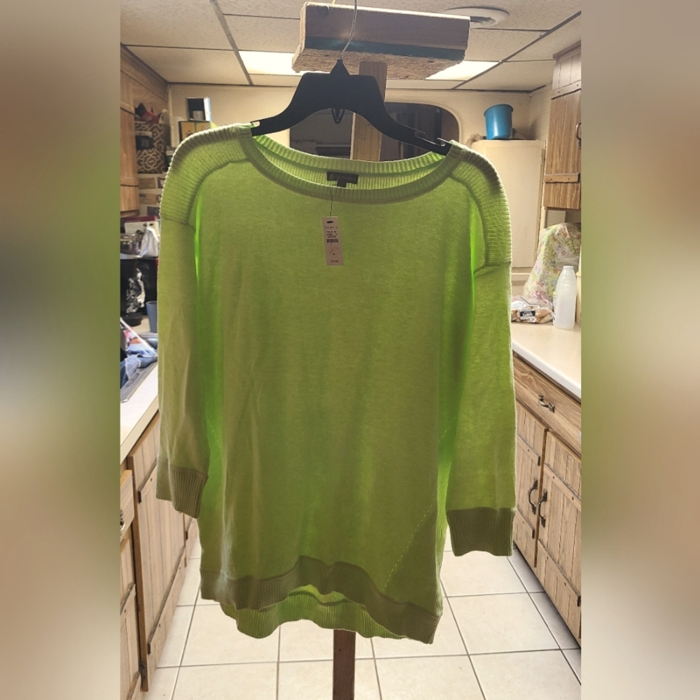 Women's  Green Sweater 42-17